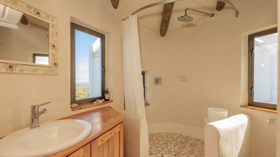 6 Bedroom Property for Sale in Suiderstrand Western Cape